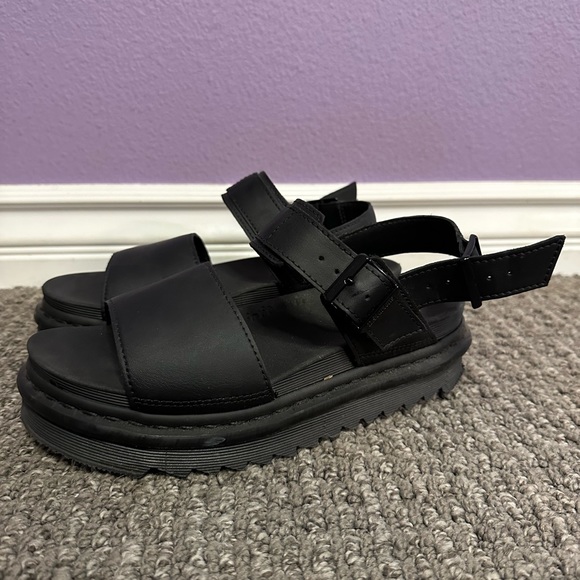 Dr. Martens Shoes - Women’s Dr. Martens Voss platform sandals size U.S. 7